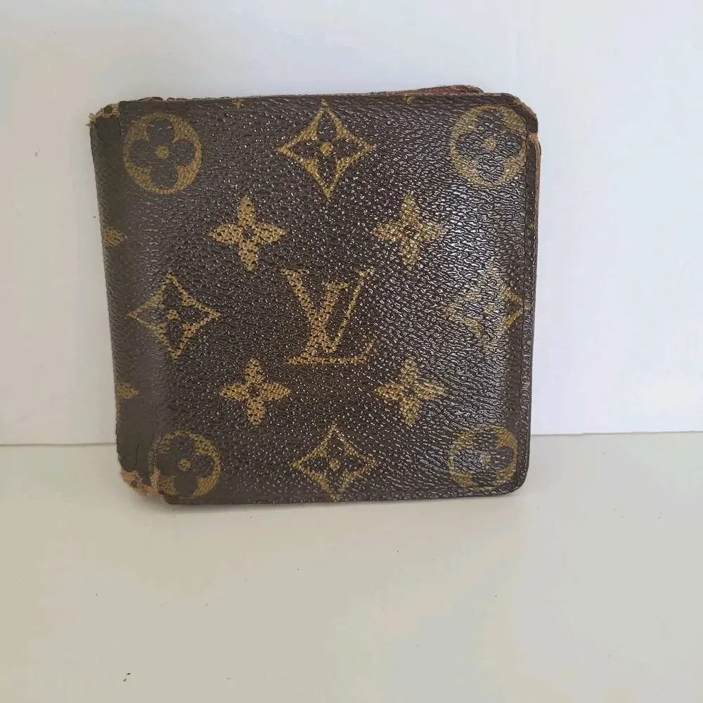 Vintage Louis Vuitton Men's LV Brown Bi-Fold Leather Wallet Monogram Classic